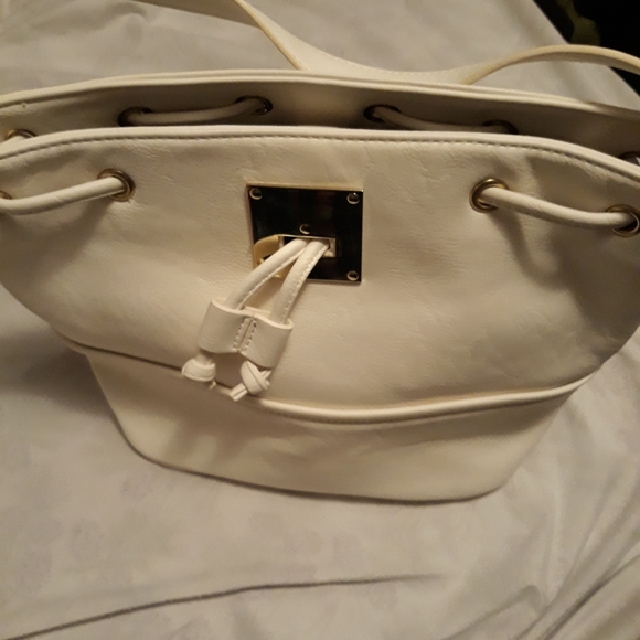 Charming Charlie ivory pusre - Picture 1 of 5